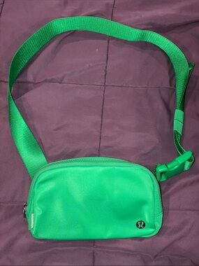 lululemon athletica Green Crossbody Belt Bag 1L NWOT
